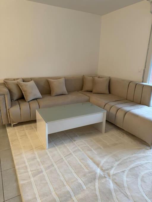 Superbe Appartement - Near Paris คอร์เบล-เอซองส์ ภายนอก รูปภาพ